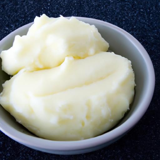 Whip Up Fluffy Microwave Mashed Potatoes in Minutes