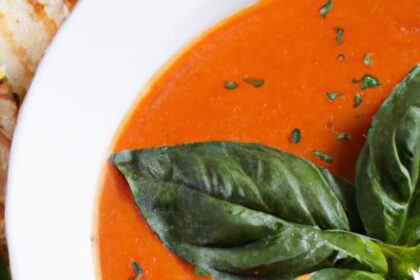 Tomato Basil Soup: A Cozy Classic Bursting with Flavor