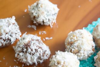 Chewy No-Bake Coconut Macaroons: Simple Sweet Treats